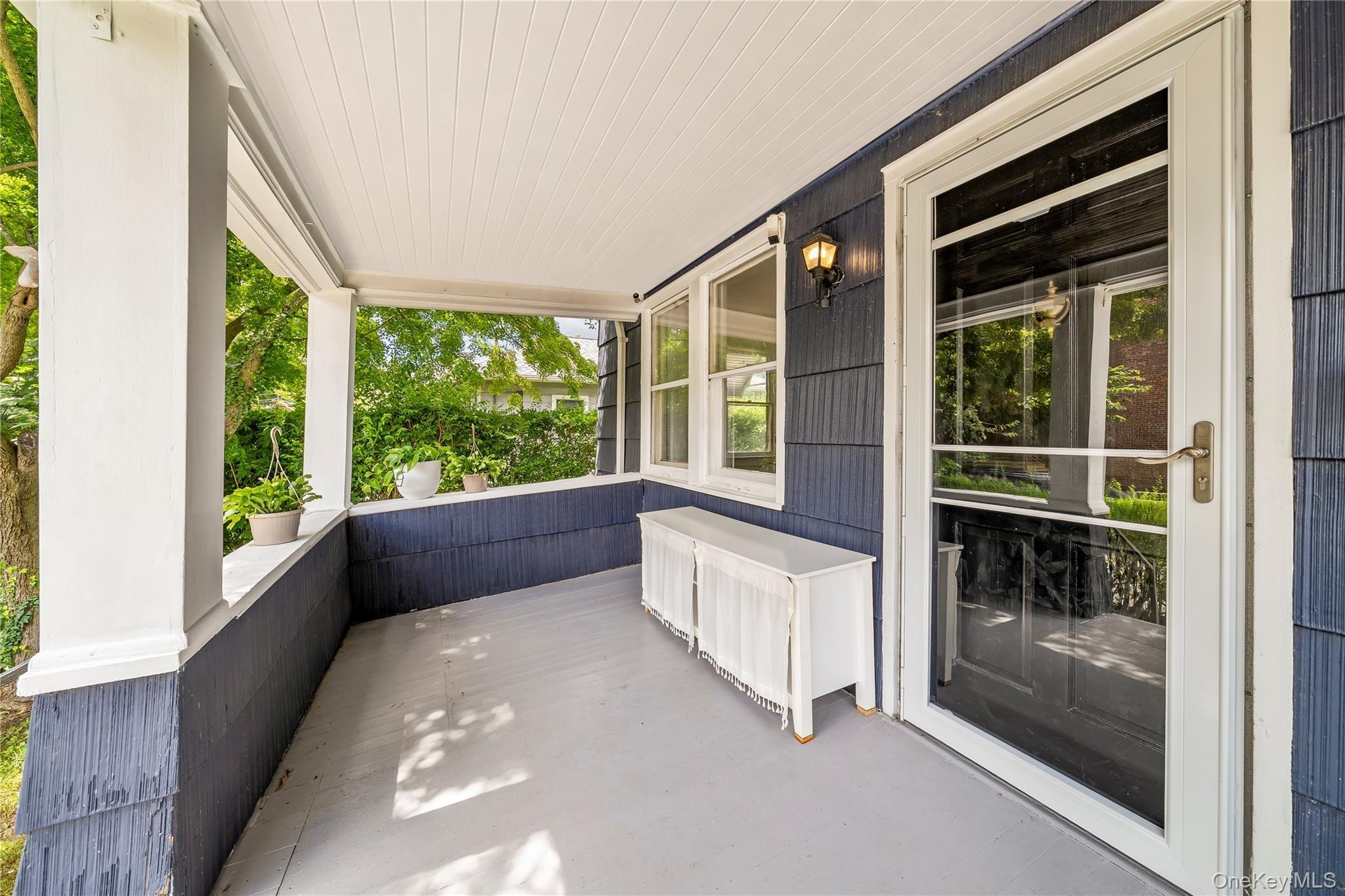 Littleworth Ln, Sea Cliff, NY 11579