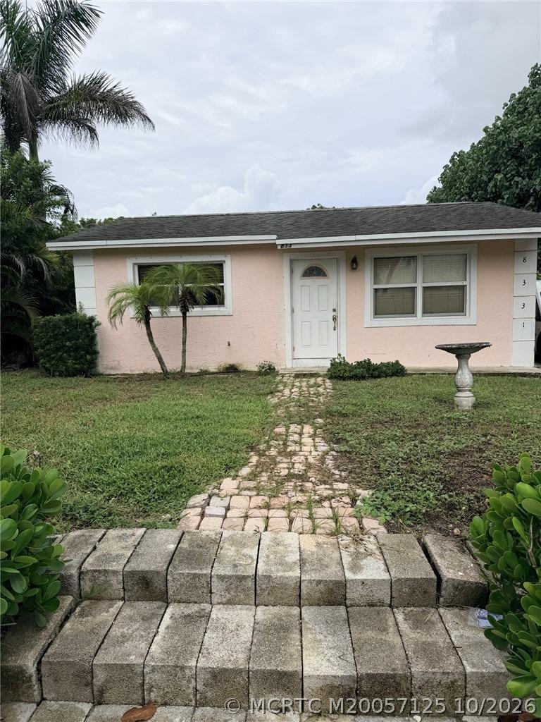 Se Lundy St, Hobe Sound, FL 33455