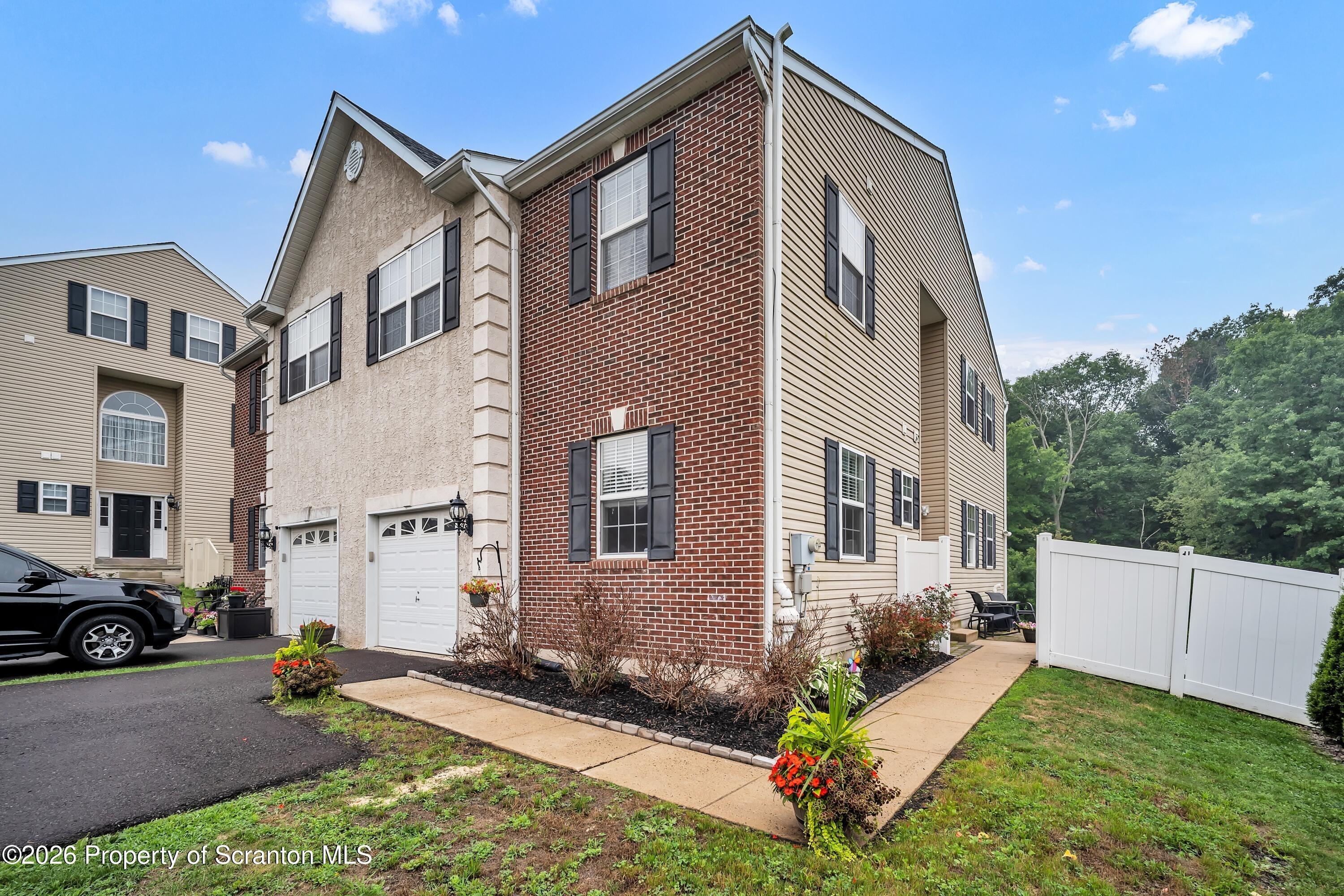 Clarkdale Ln, Gilbertsville, PA 19525