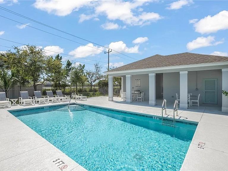 Bella Vista Cir, Vero Beach, FL 32966