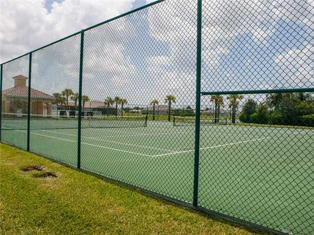 Valencia Cir Sw, Vero Beach, FL 32968