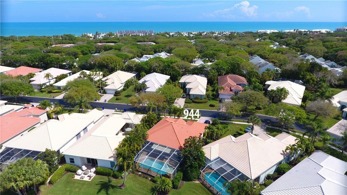 Island Club Sq, Vero Beach, FL 32963