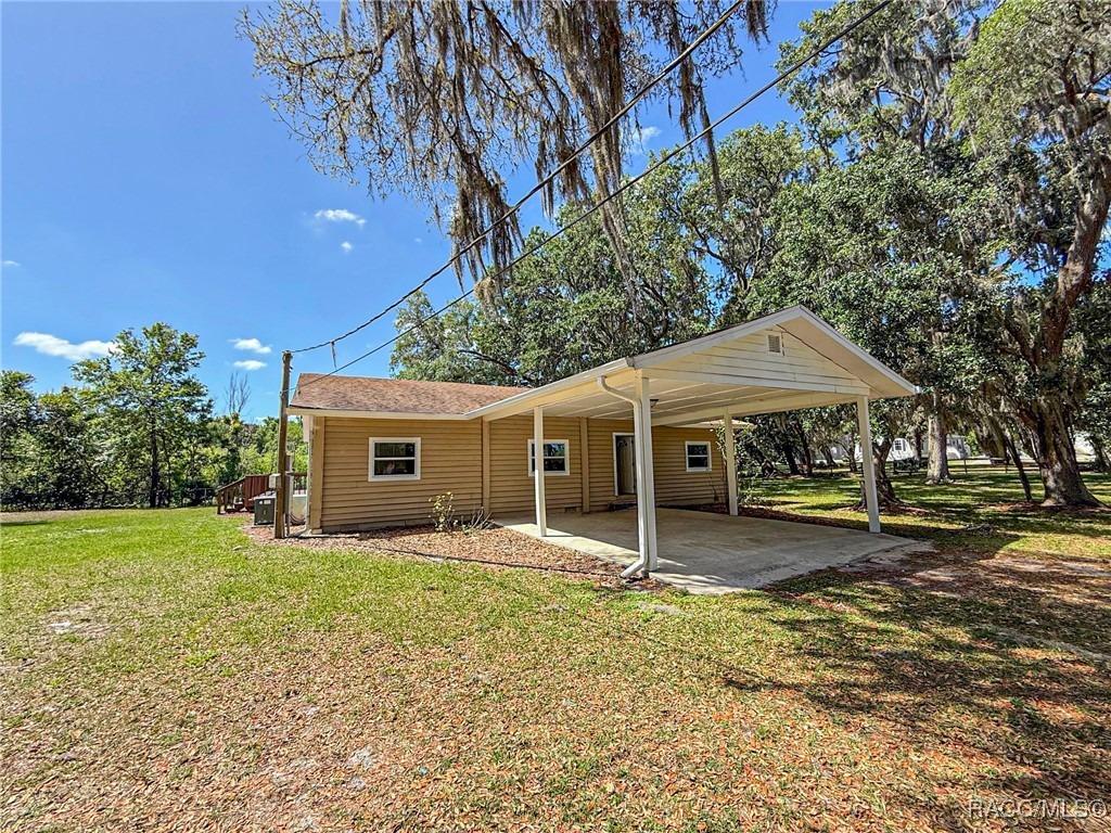 S Withlapopka Dr, Floral City, FL 34436