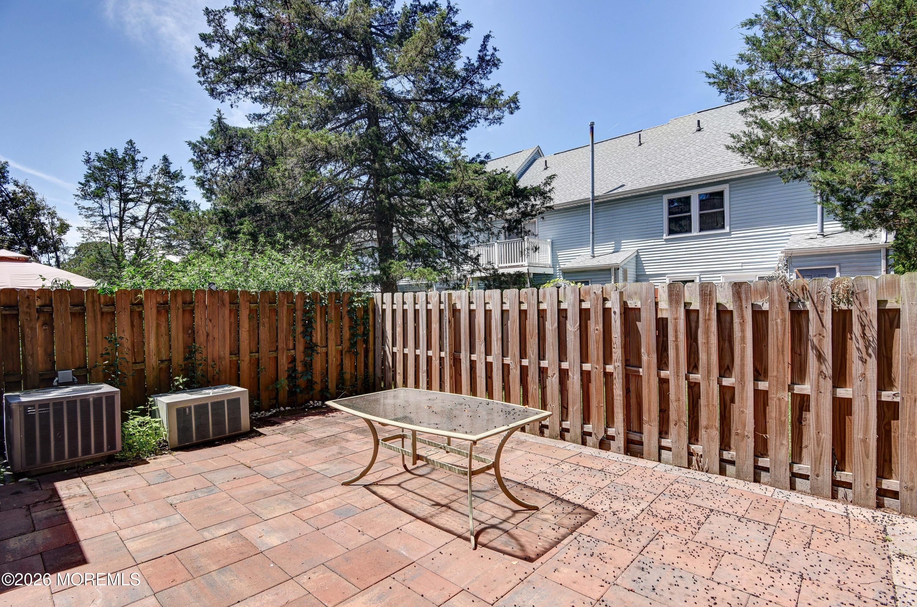 Colonial Ct, Jackson, NJ 08527