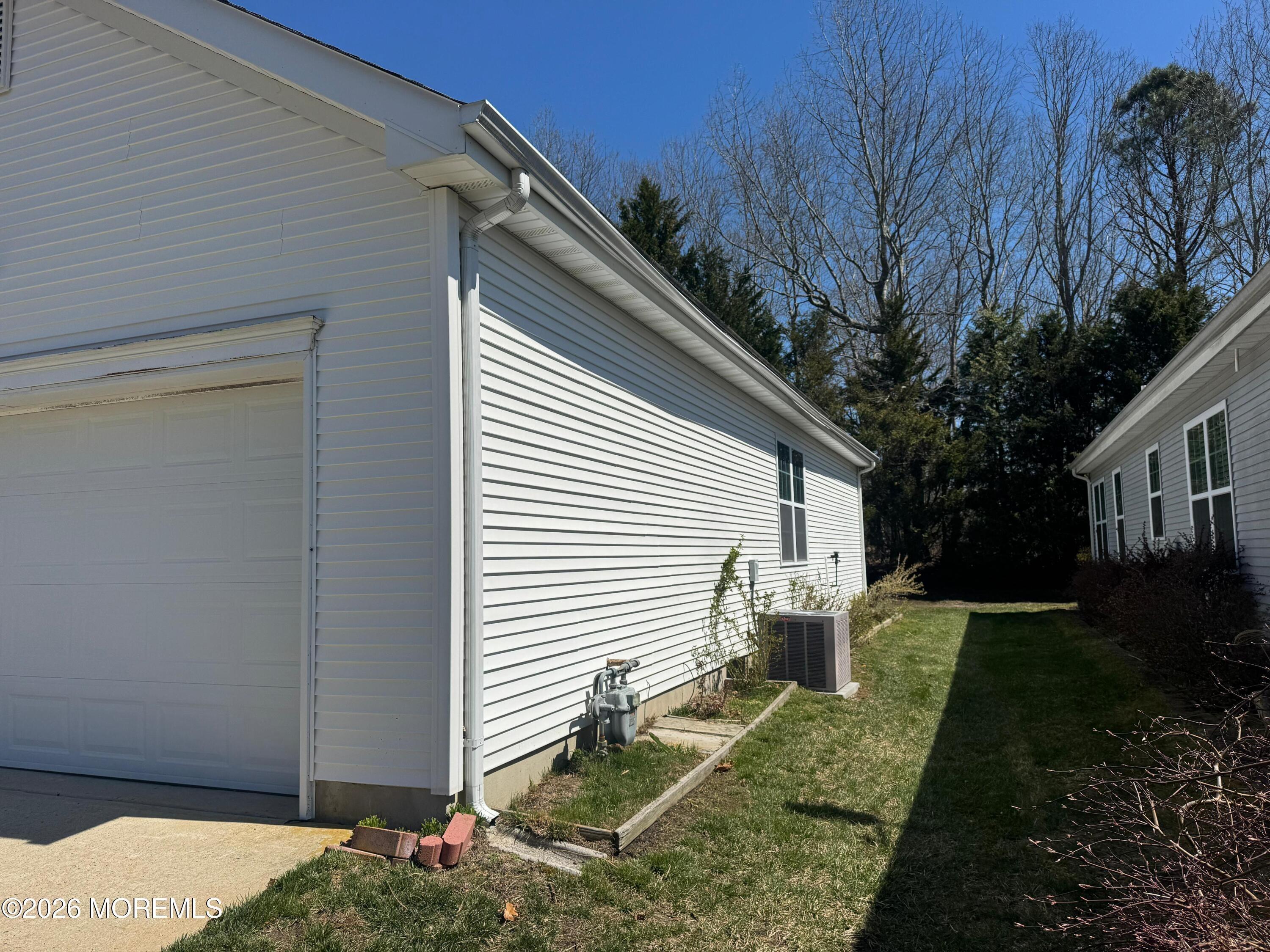 Lilly Dr, Tuckerton, NJ 08087