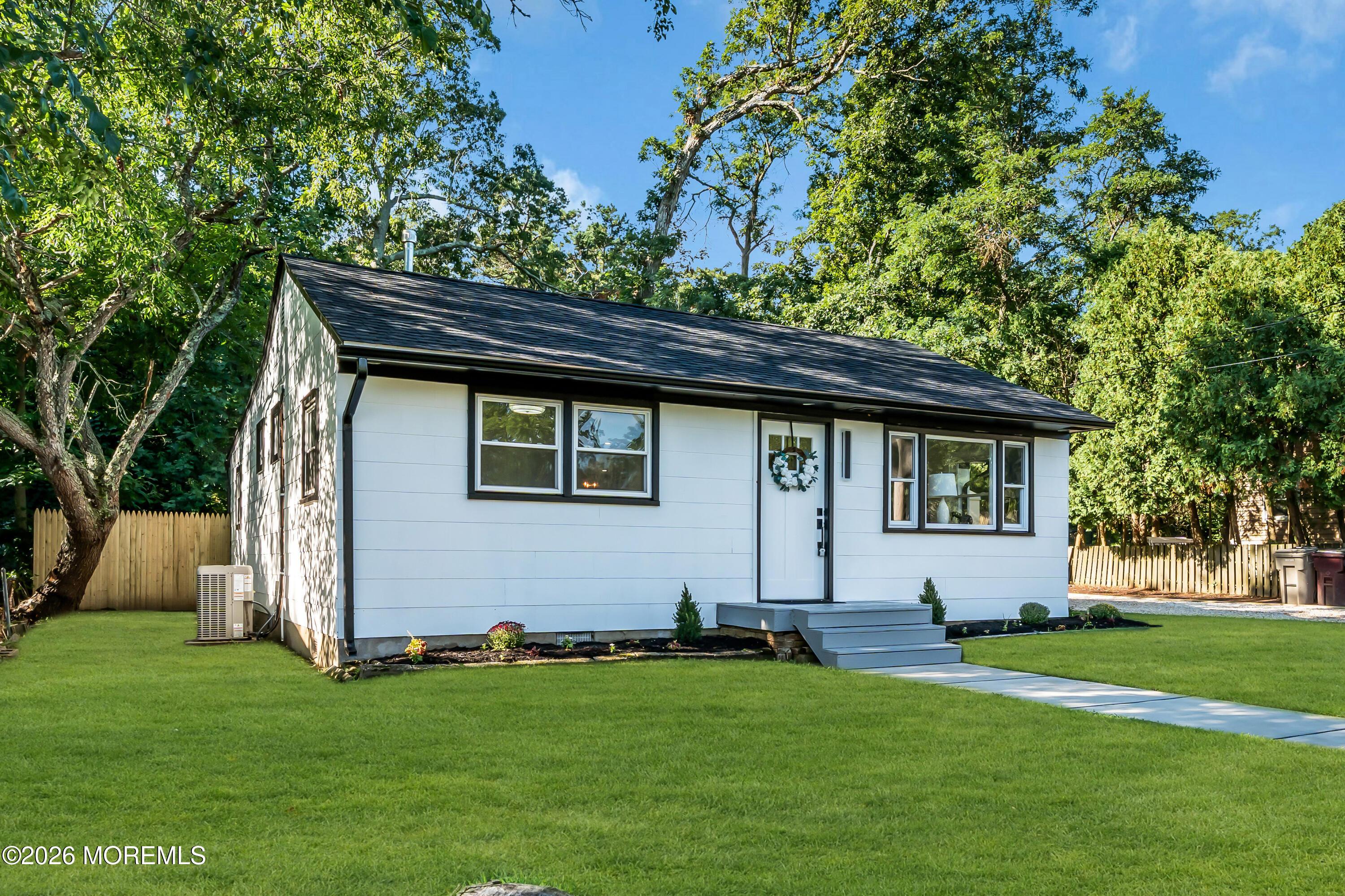 Anchorage Blvd, Bayville, NJ 08721
