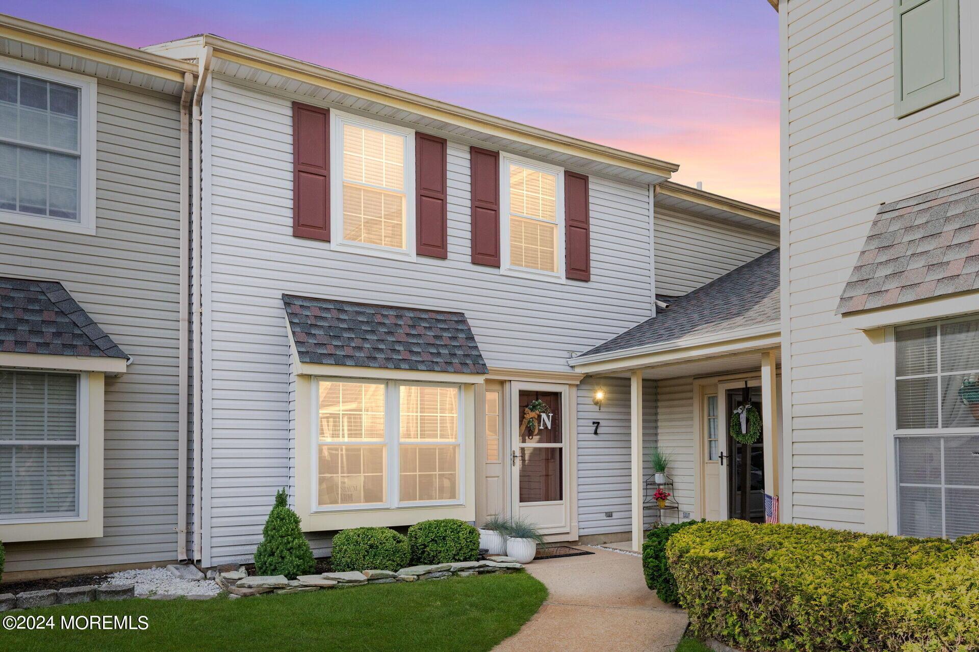 Aberdare Ct, Freehold, NJ 07728