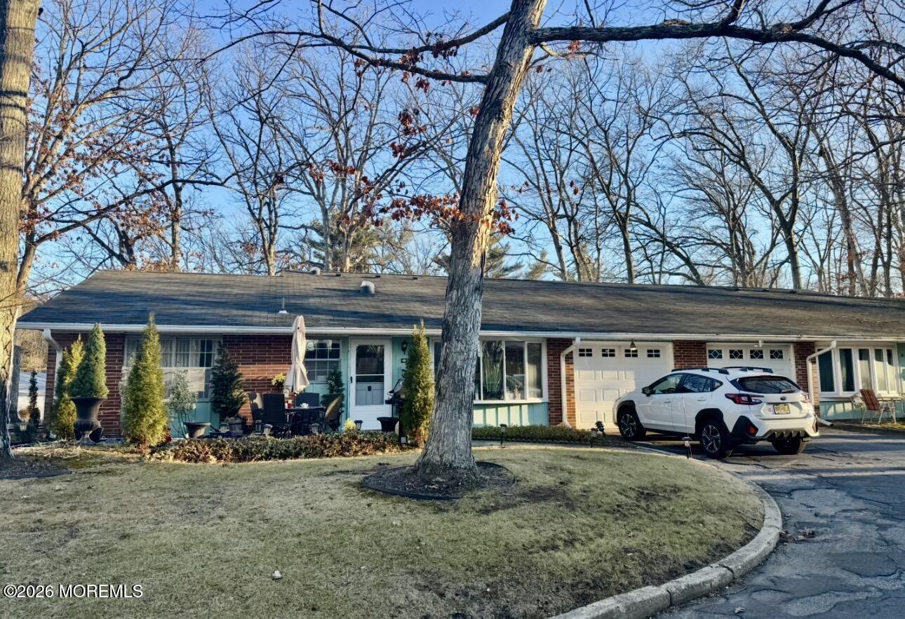 Buckingham Dr, Lakewood, NJ 08701
