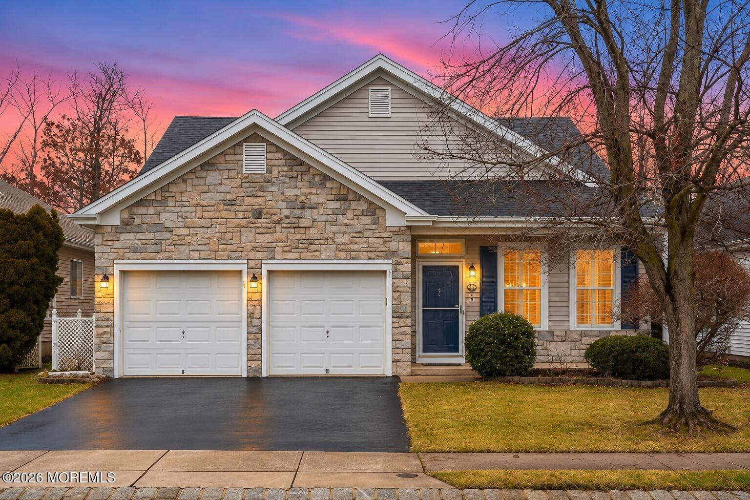 Robin Ln, Barnegat, NJ 08005