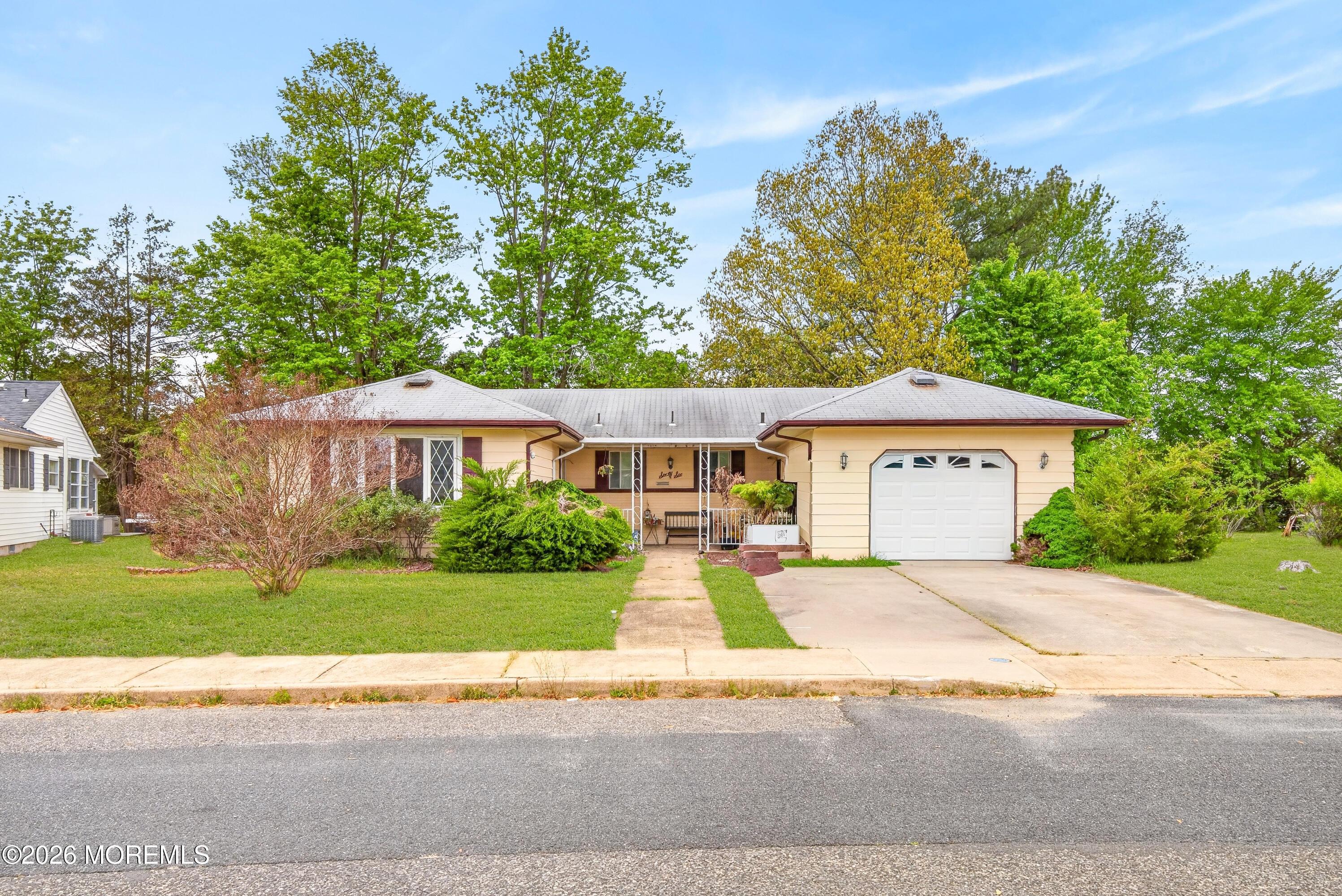 Grenada St, Toms River, NJ 08757