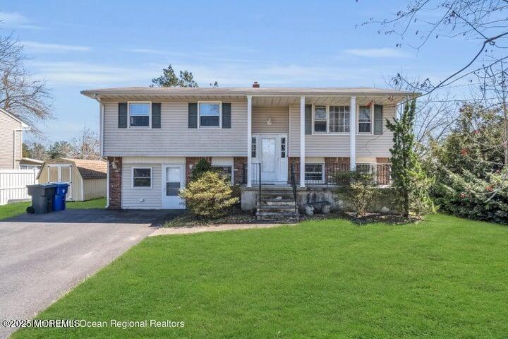 Royal Ln, Toms River, NJ 08753