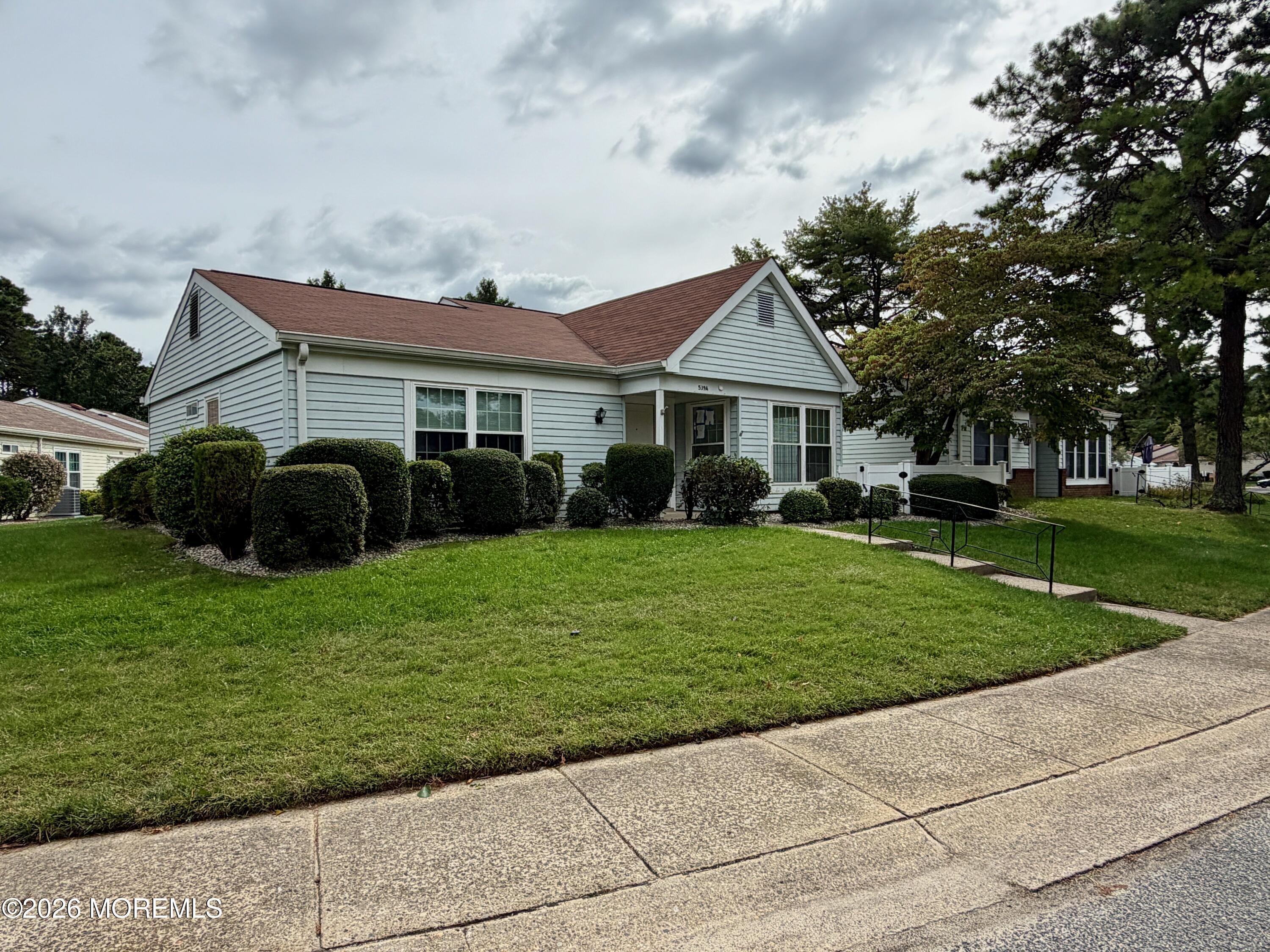 Warwick Ct, Manchester, NJ 08759