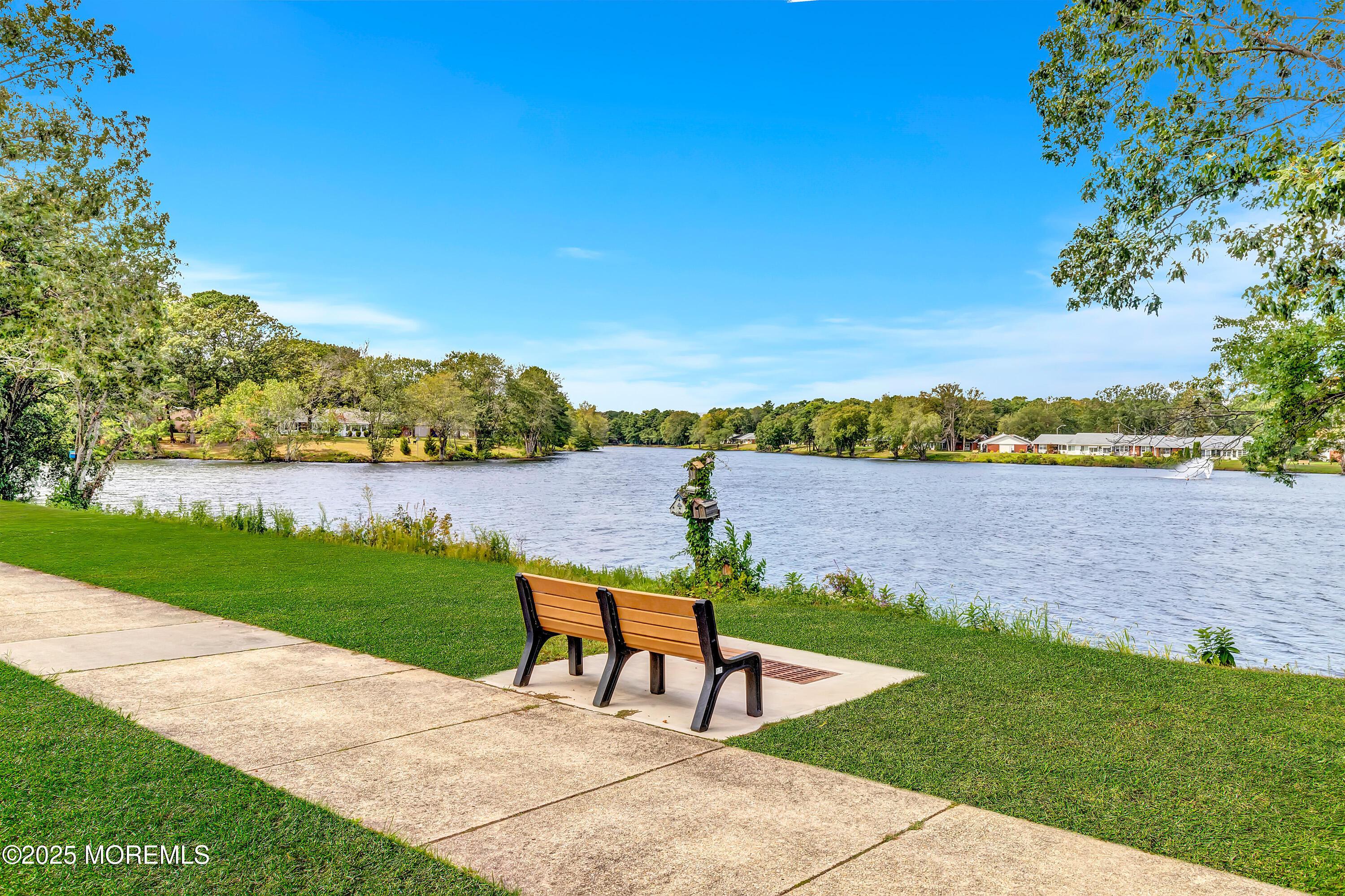 Cambridge Ct, Lakewood, NJ 08701