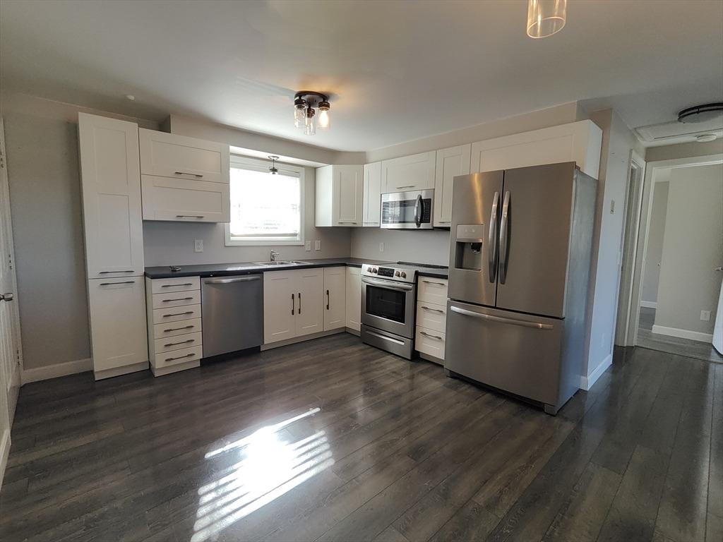 Perry Ave, Worcester, MA 01610
