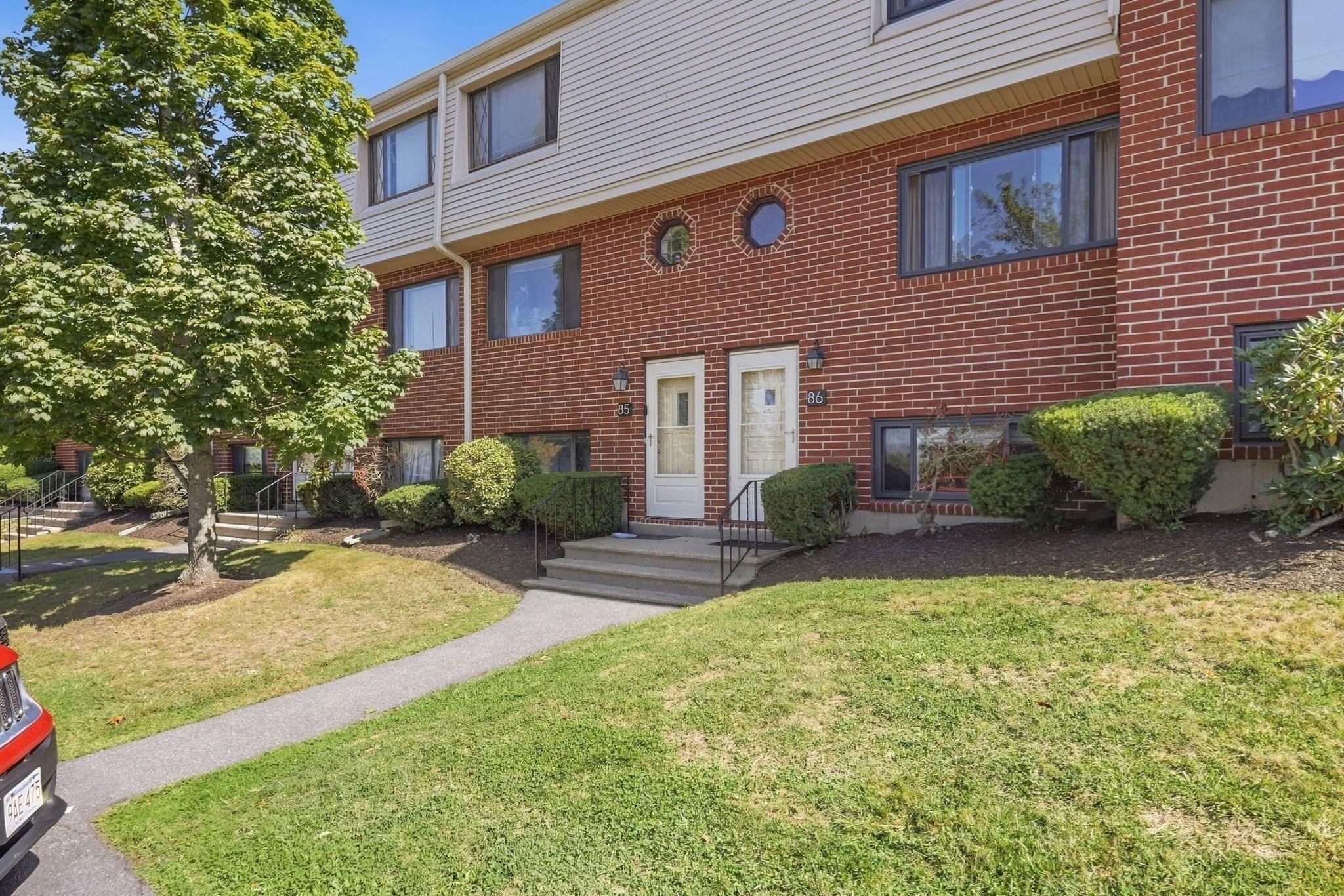 Sterling Ln, Haverhill, MA 01835