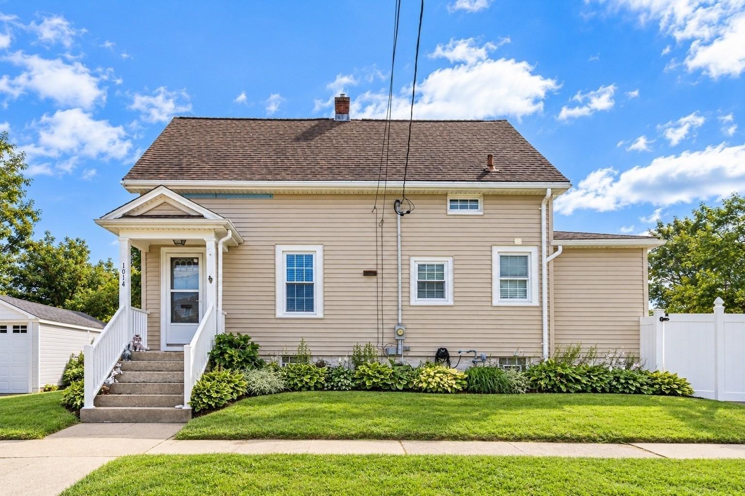 Tacoma St, New Bedford, MA 02745
