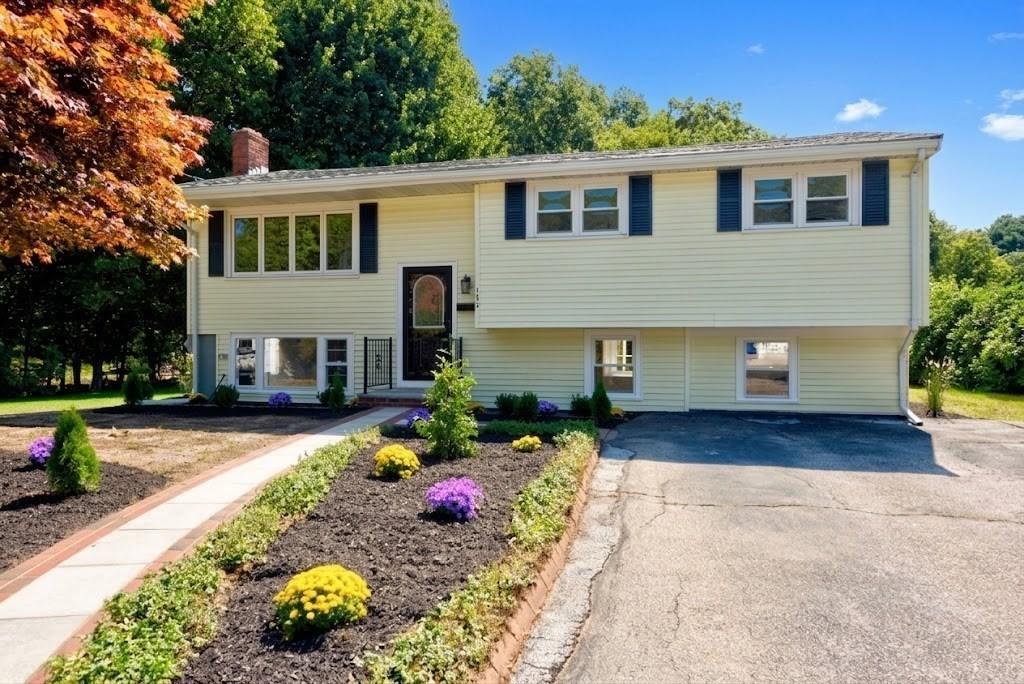Columbus Ave, Stoughton, MA 02072
