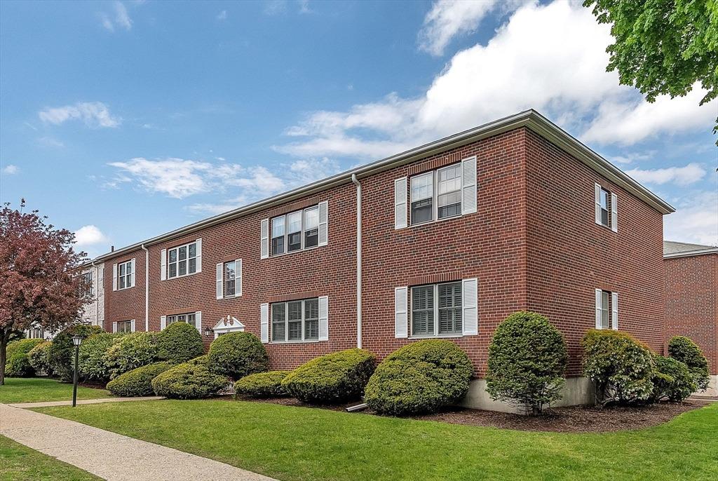 Lake Shore Rd, Brighton, MA 02135