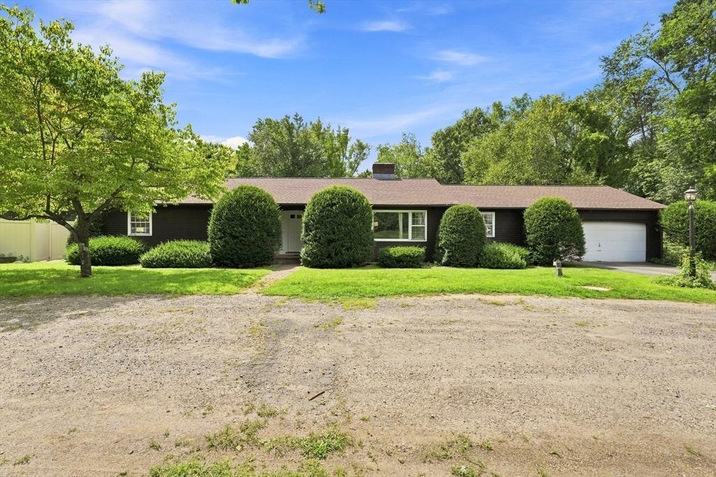 Bay Rd, Hadley, MA 01035