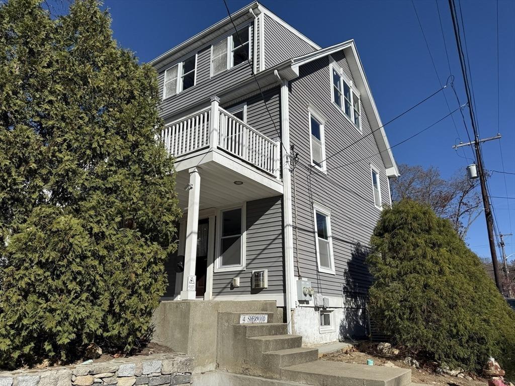 Sherwood Ave, North Providence, RI 02911