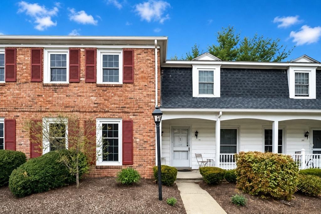 Jamestown Dr, Springfield, MA 01108