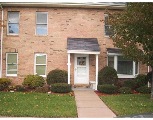 Castle Hill Rd, Agawam, MA 01001