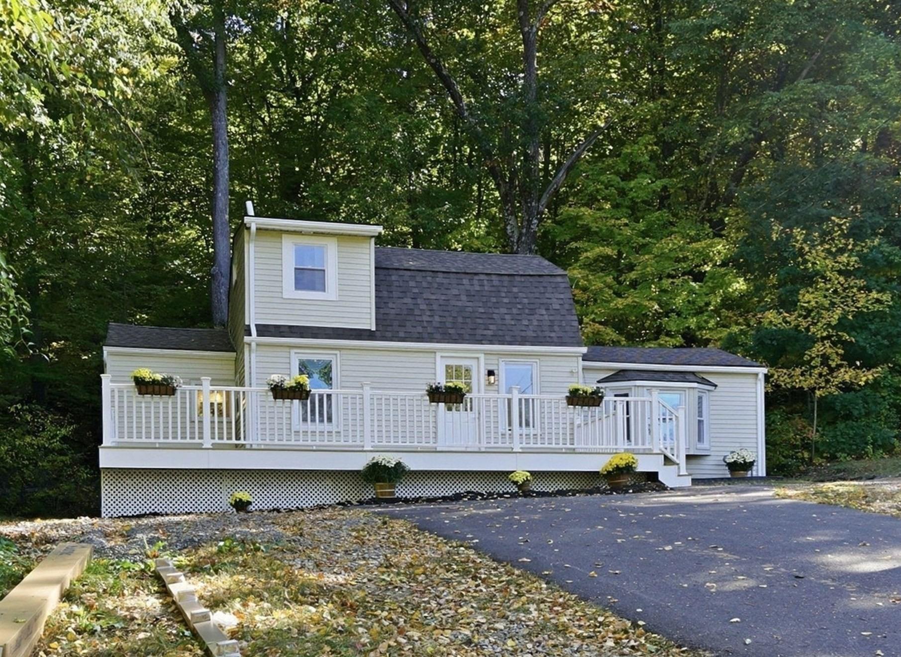 Wilbraham Rd, Hampden, MA 01036
