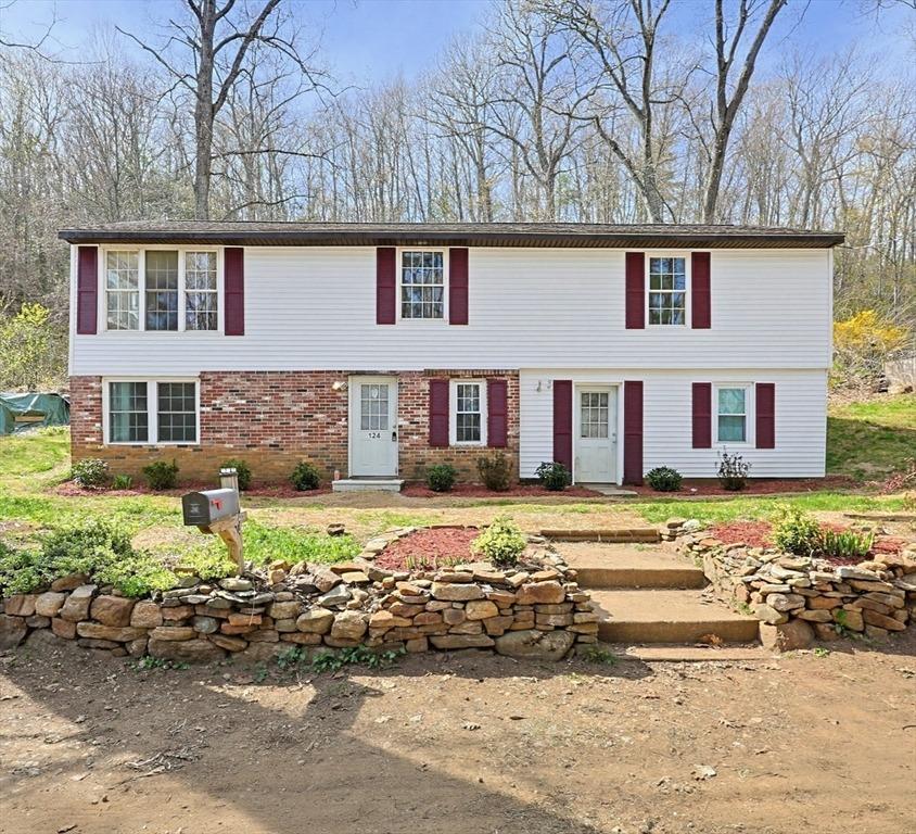 Old County Rd, Holland, MA 01521