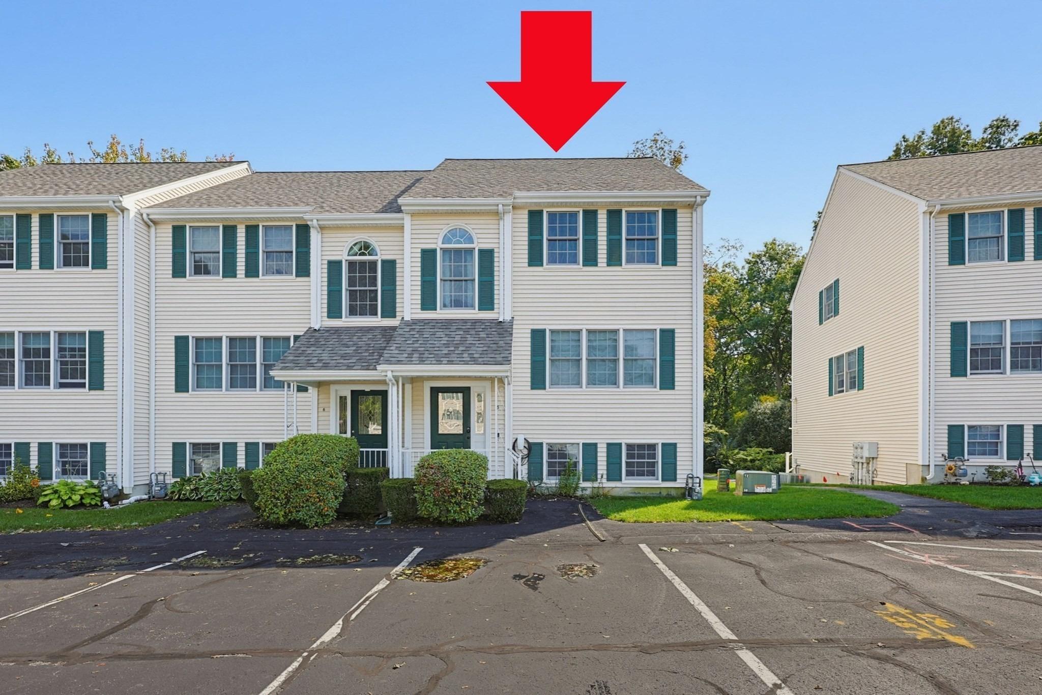 Dennis St, Attleboro, MA 02703