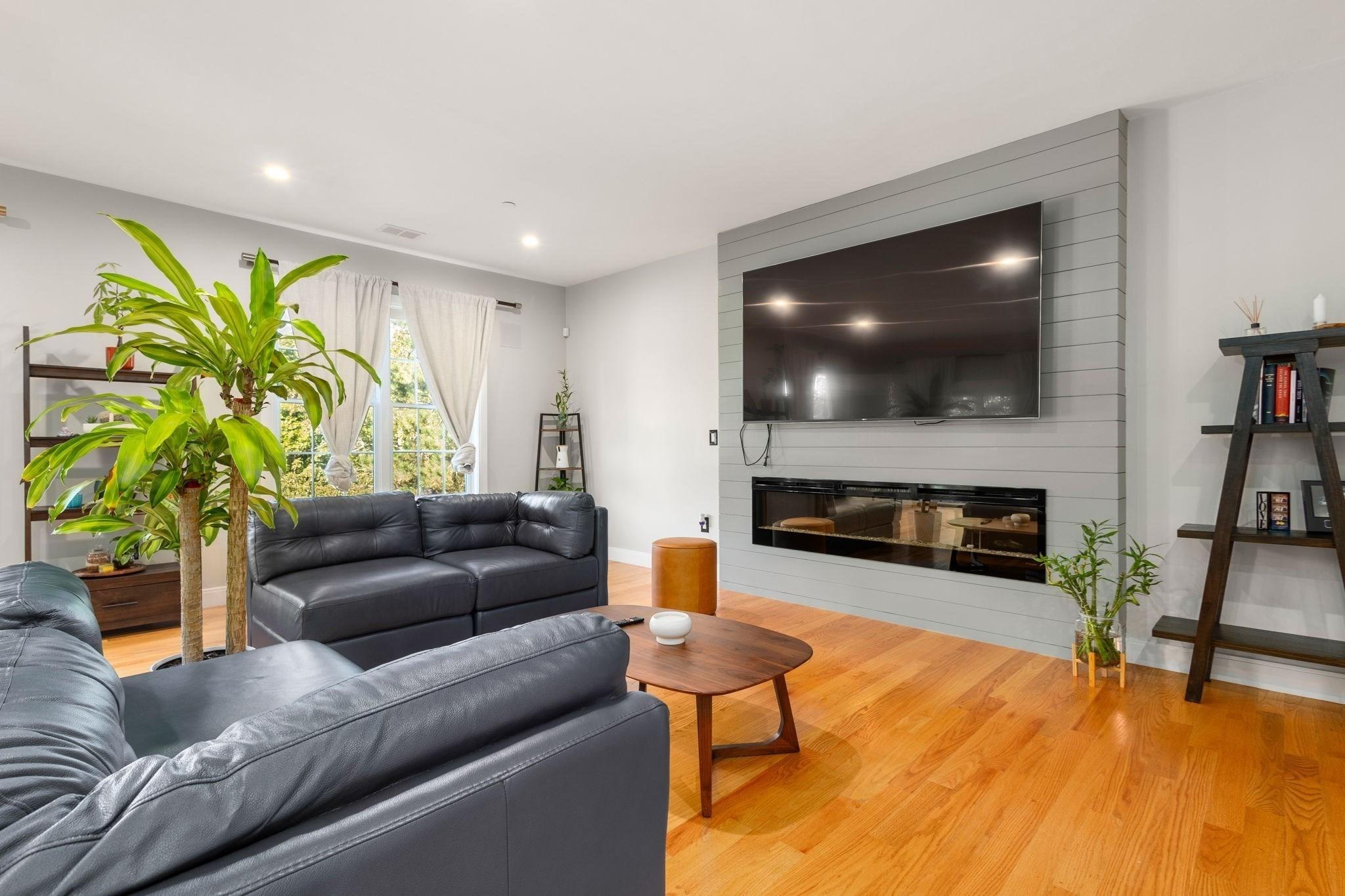 Robertson St, Quincy, MA 02169