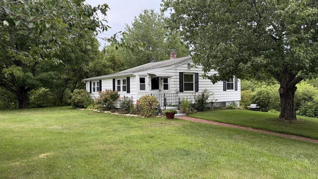 W Main St, Spencer, MA 01562