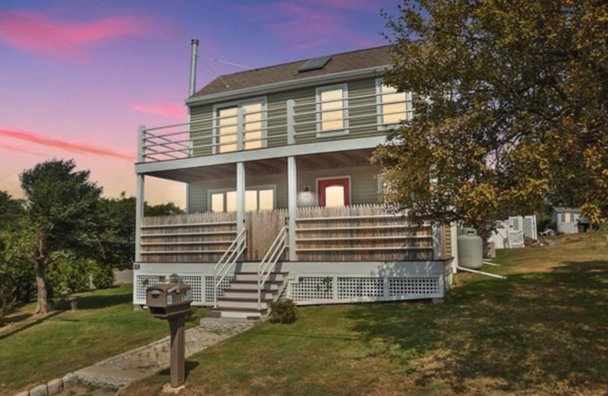 Clark Rd, Ipswich, MA 01938