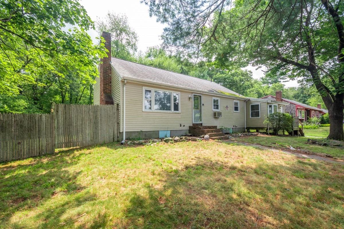 Border Rd, Holbrook, MA 02343