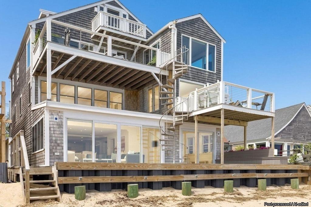 Commercial St, Provincetown, MA 02657