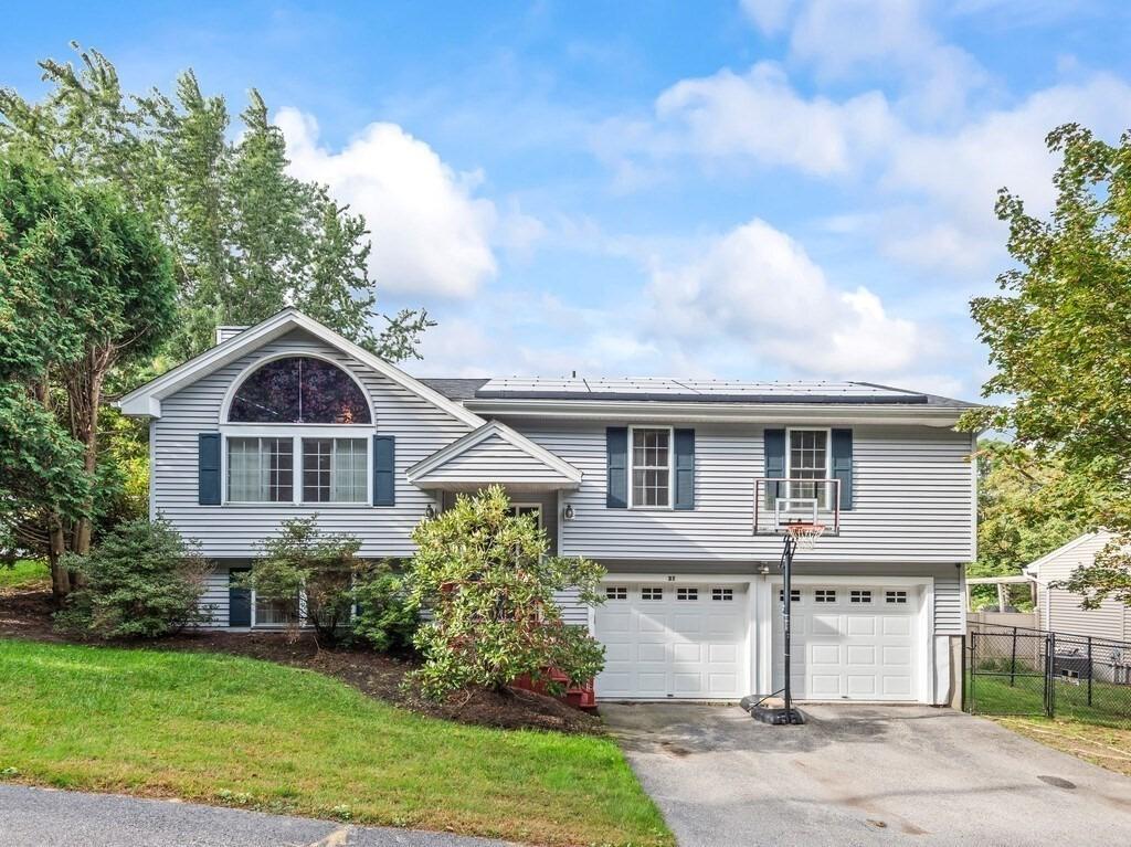 Moreland Green Dr, Worcester, MA 01609