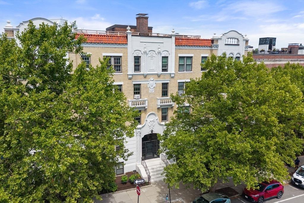 Beacon St, Brookline, MA 02446