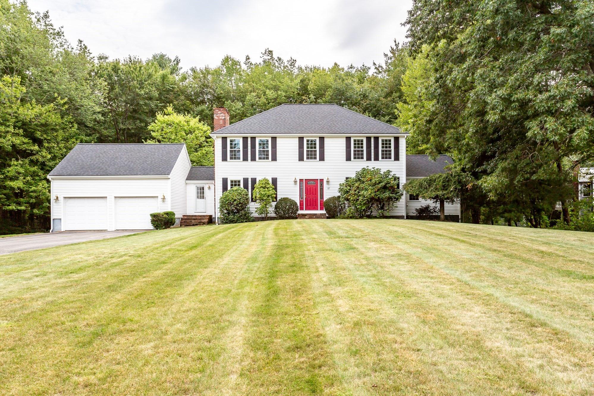 Gretchen Way, Raynham, MA 02767