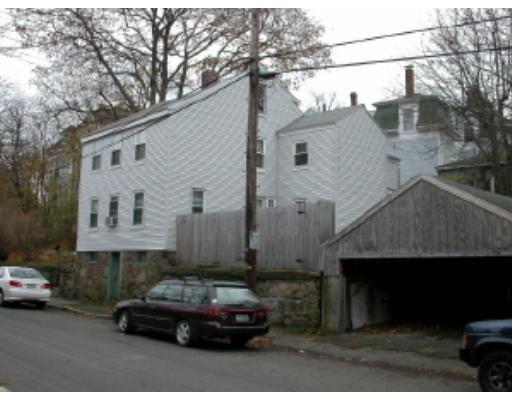 Wallis St, Beverly, MA 01915