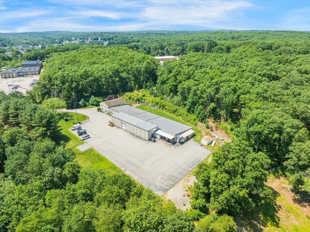 Oxford Ave, Dudley, MA 01571