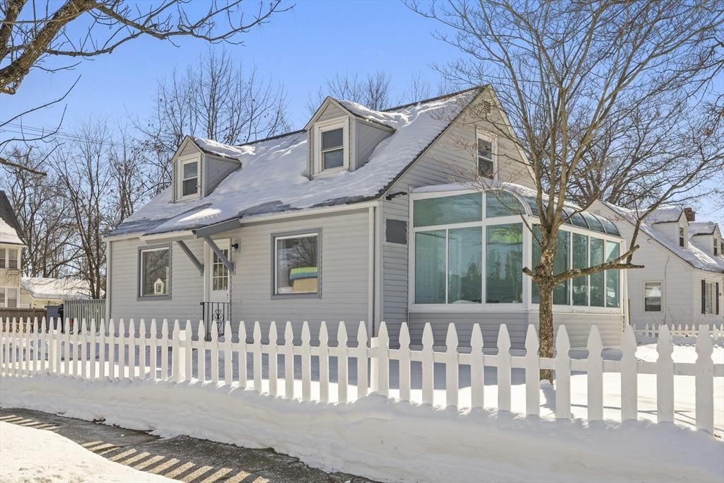 Seneca St, Indian Orchard, MA 01151