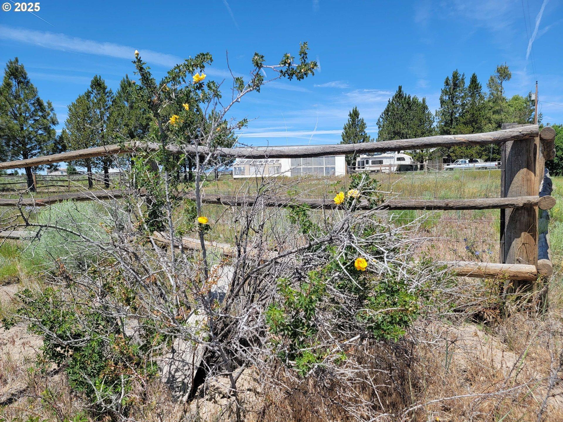 Fall Rd, Christmas Valley, OR 97641