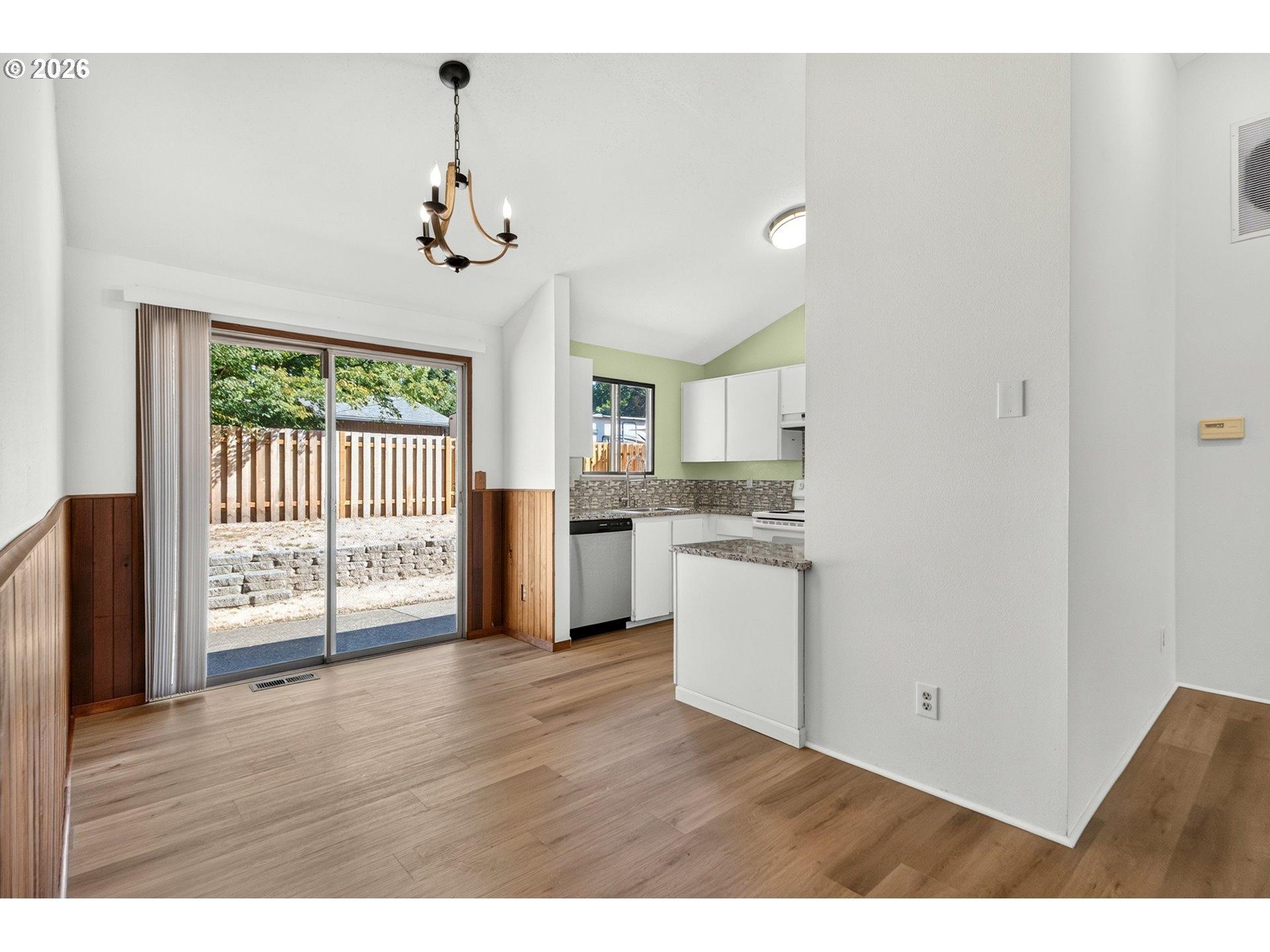 Sw Oak St, Portland, OR 97223