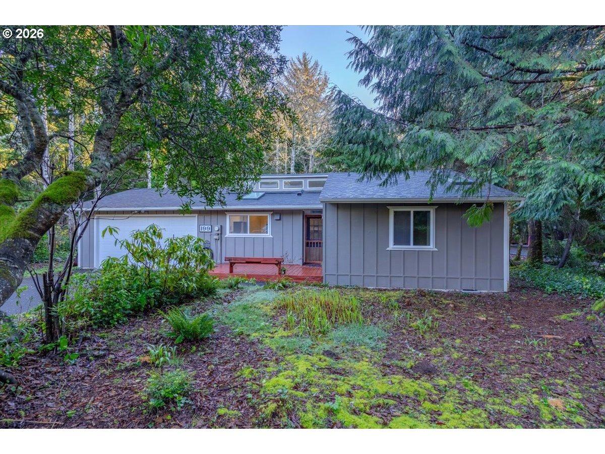 Sw The Pines Dr, Depoe Bay, OR 97341