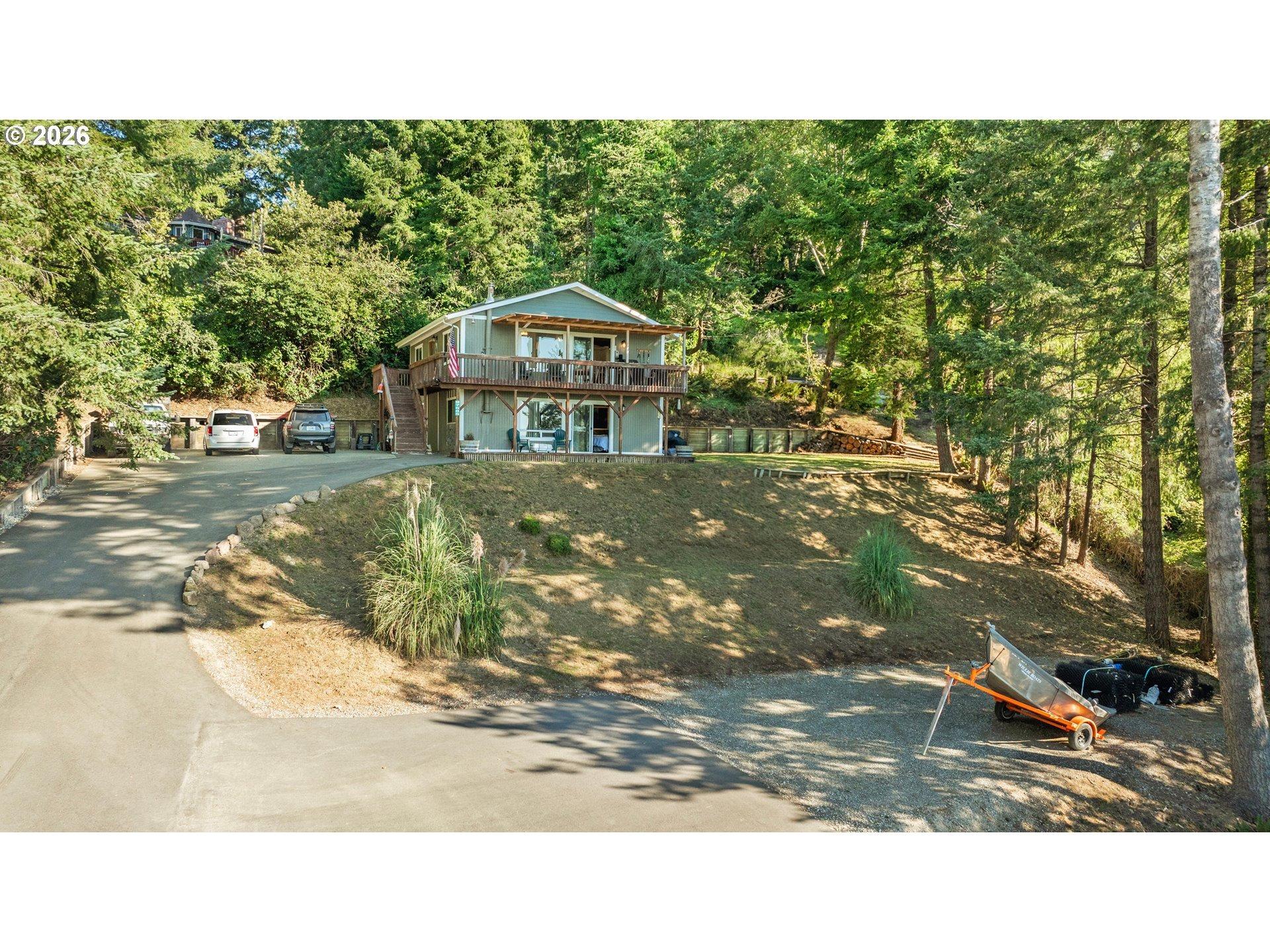 Marina Heights Loop, Brookings, OR 97415