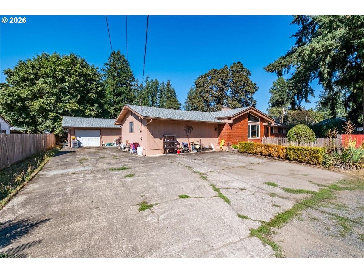Grape St, Sweet Home, OR 97386