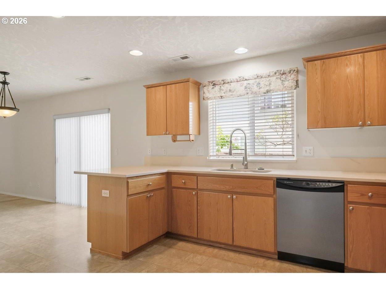 Geranium Ave Ne, Salem, OR 97305