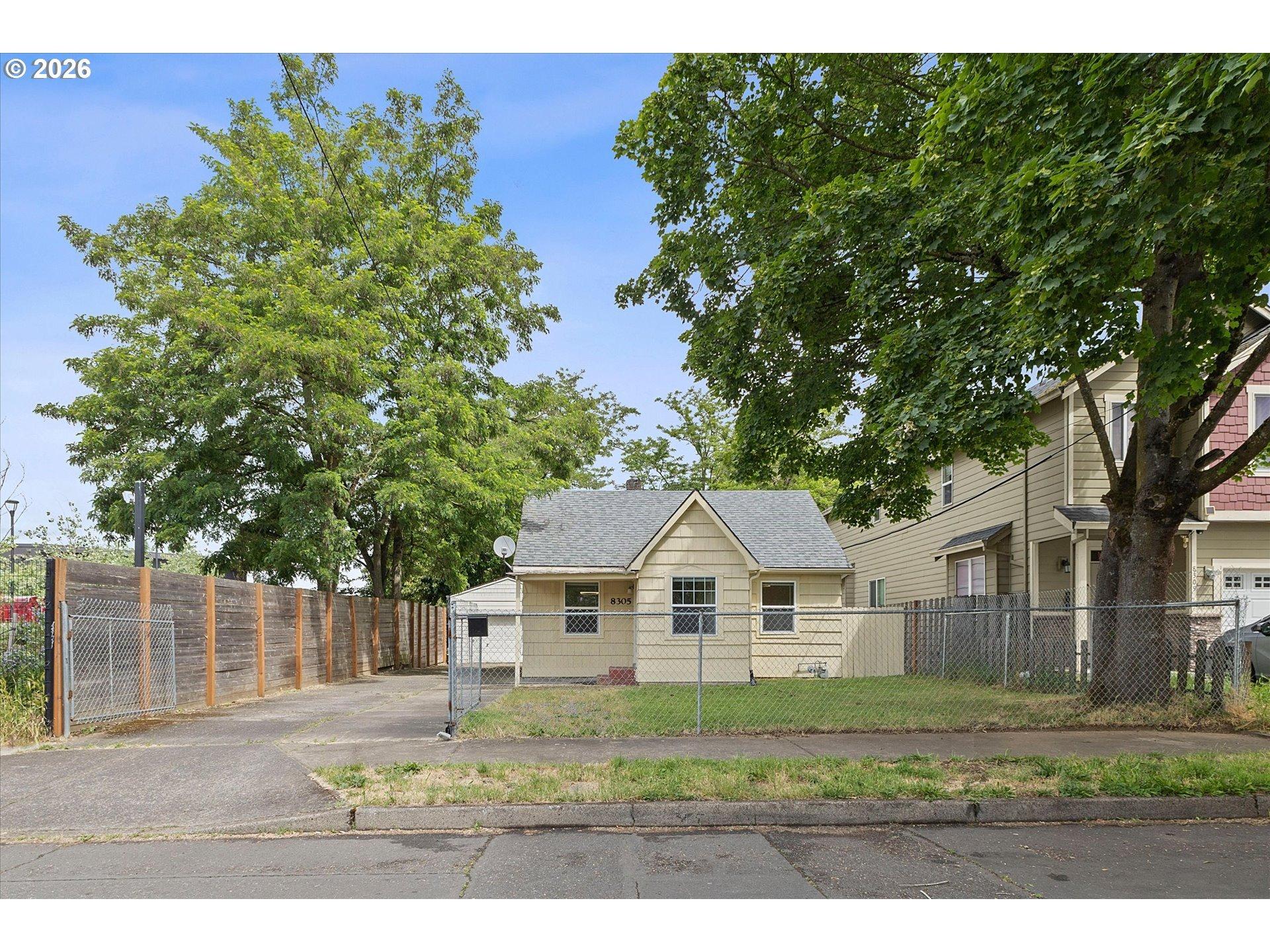 Se Rhone St, Portland, OR 97266