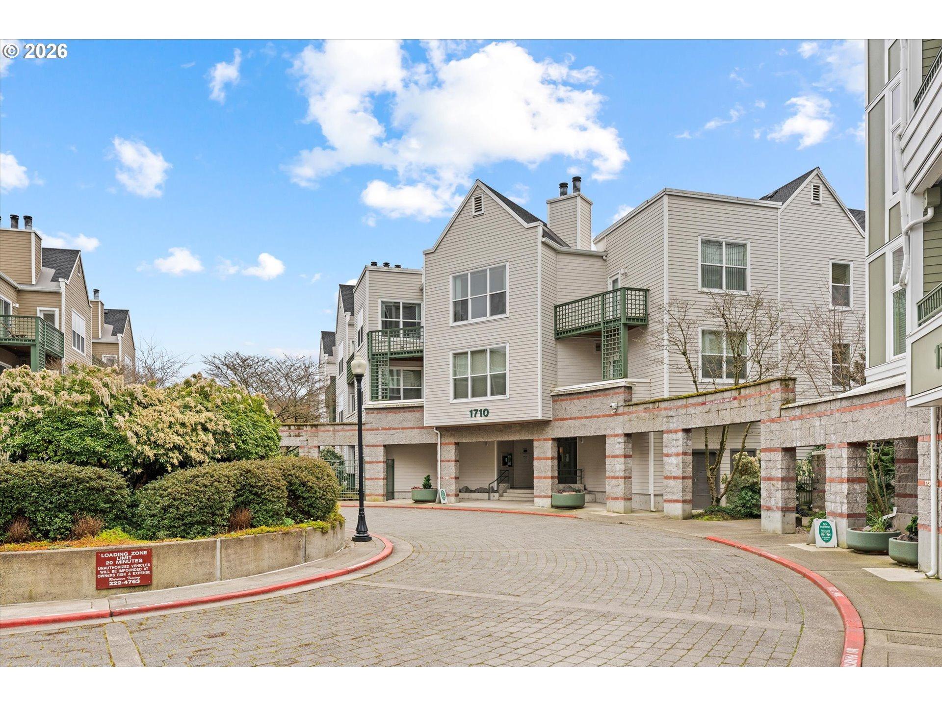 S Harbor Way, Portland, OR 97201
