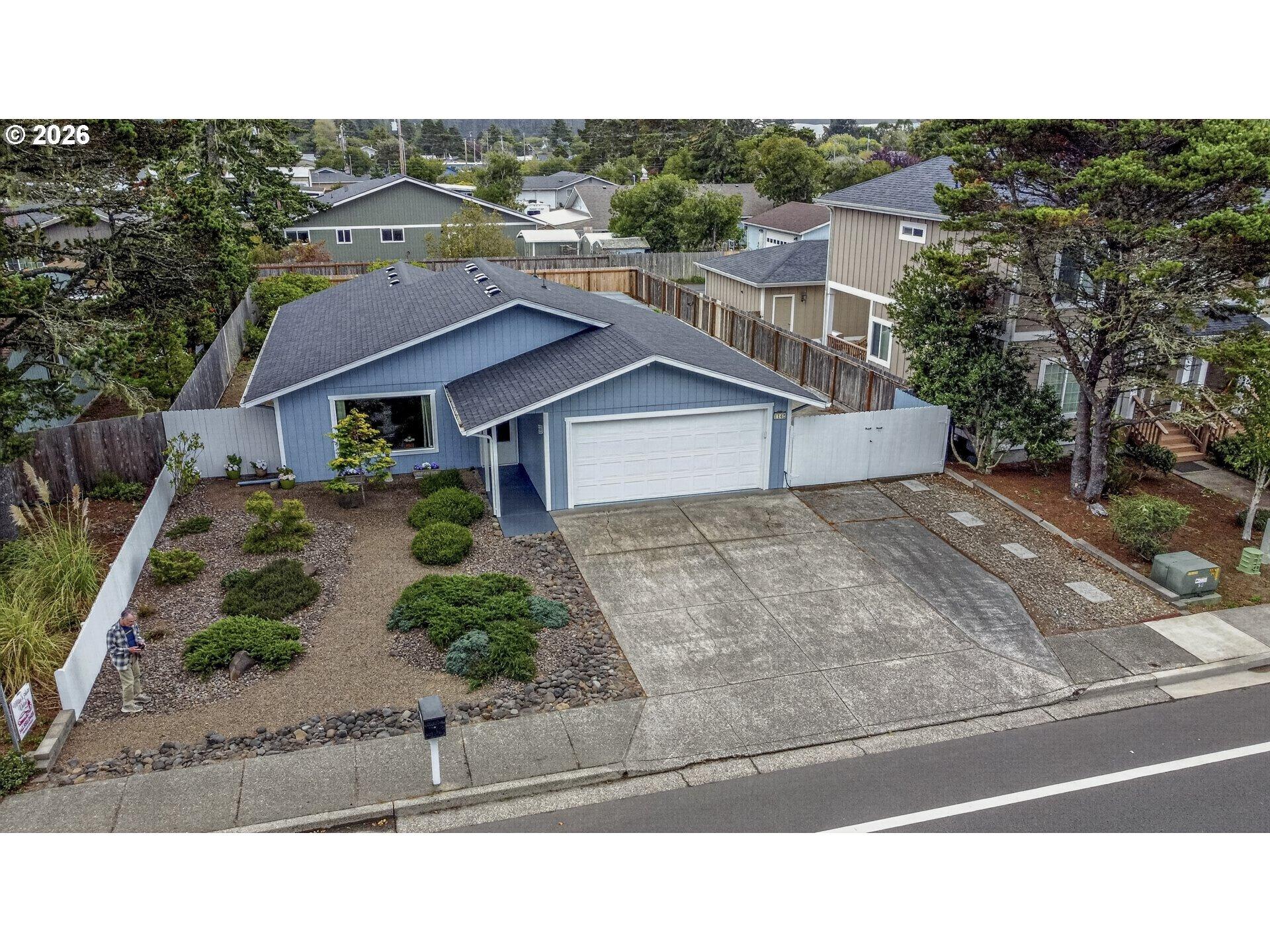 9th St, Florence, OR 97439