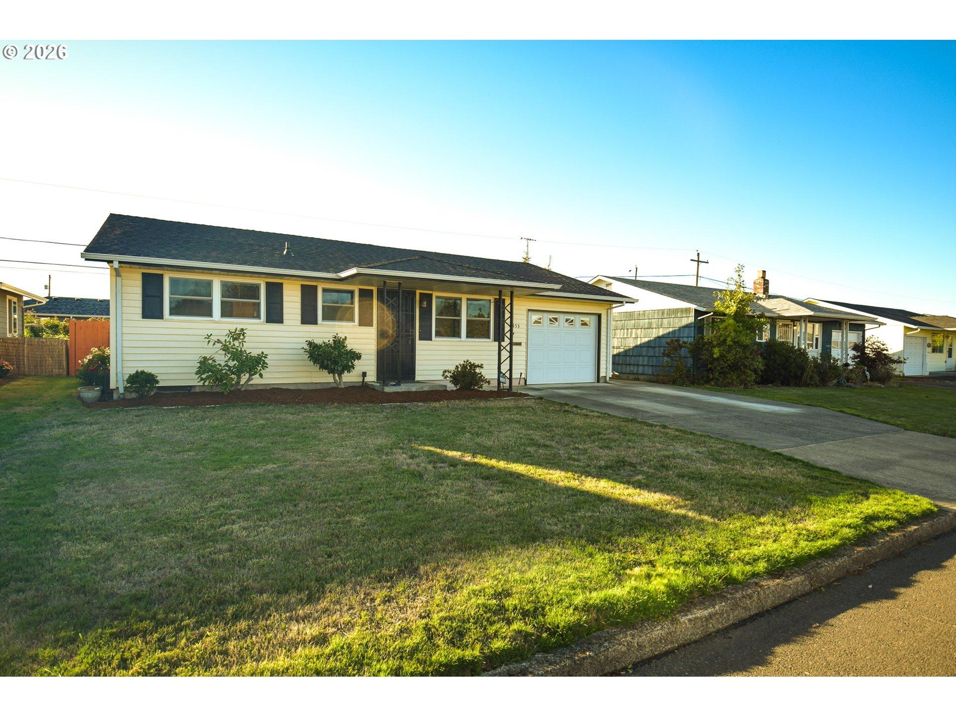 Astor Way, Woodburn, OR 97071